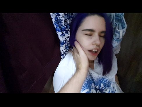 ❤️ Našao sam svoju sestru u ormaru i pomogao joj da svrši Porno kod nas